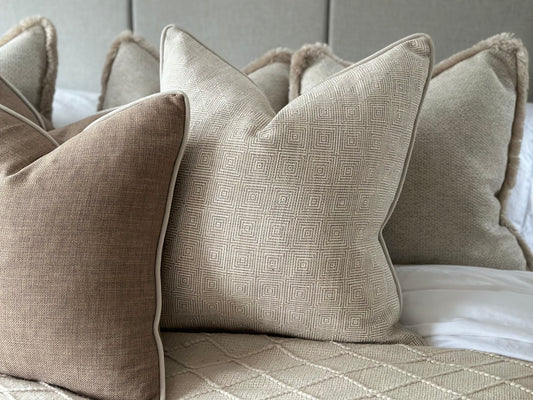 NEW ENGLAND NATURAL | Piped Cushion