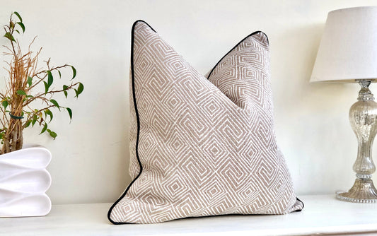 SOPHIE | Piped Cushion