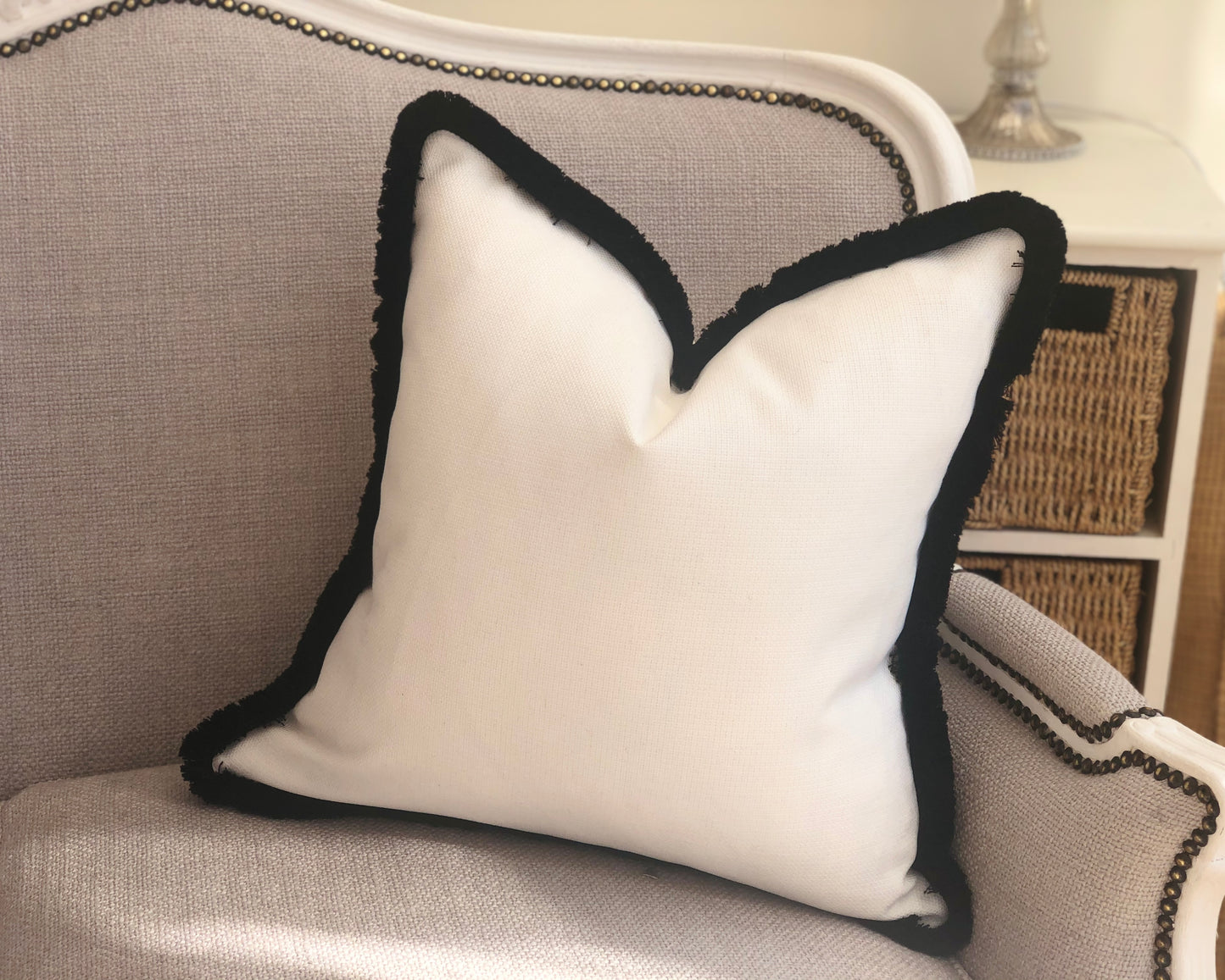 LIGHT CREAM | Fringed or Piped cushion